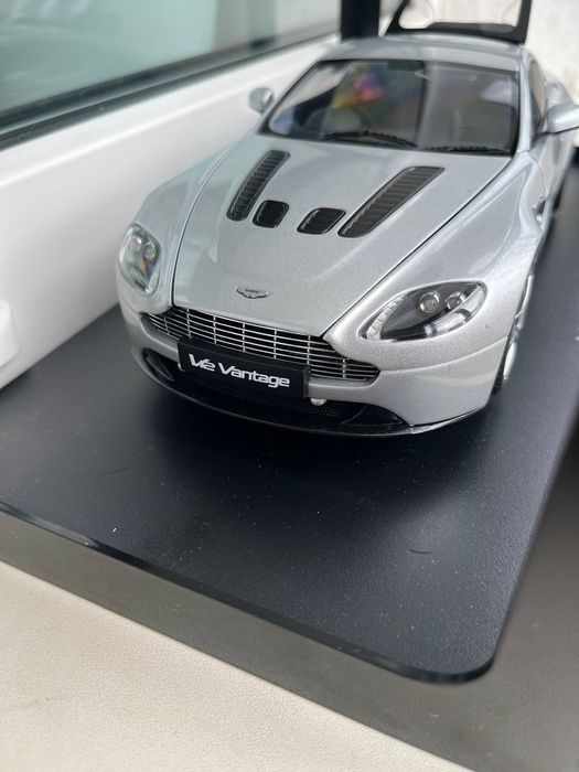 Autoart Aston Martin V12 Vantage 1/18: 7 500 грн