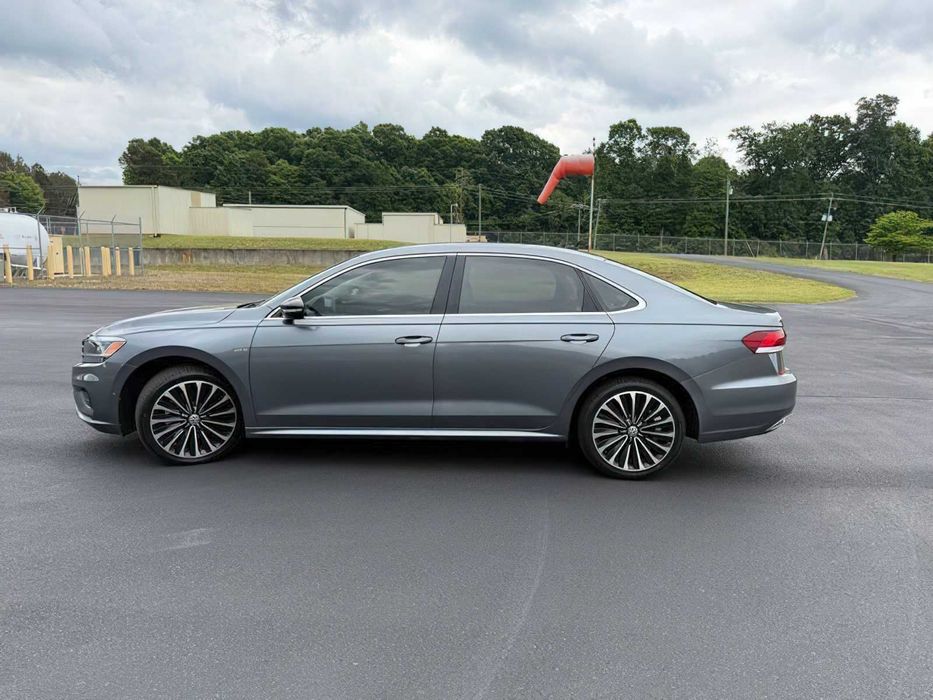 Volkswagen Passat Limited Edition      2022