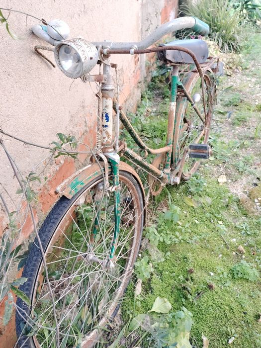 Bicicleta  antiga para restauro