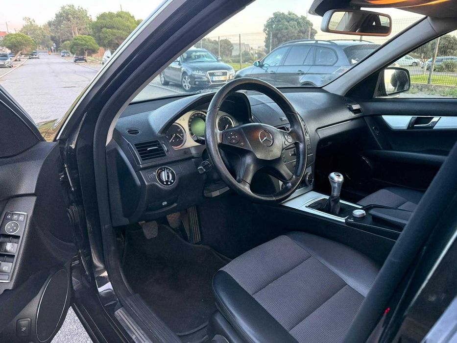 Mercedes-Benz C220 CDI Avantgarde (W204) Nacional