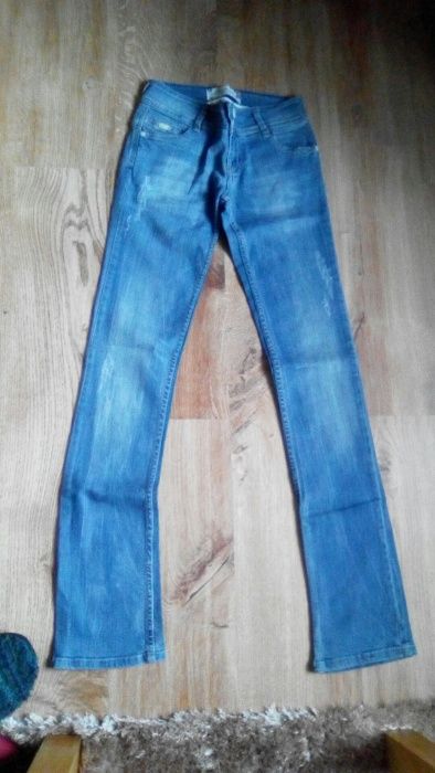 "Stradivarius", damskie spodnie jeans, rozm.34