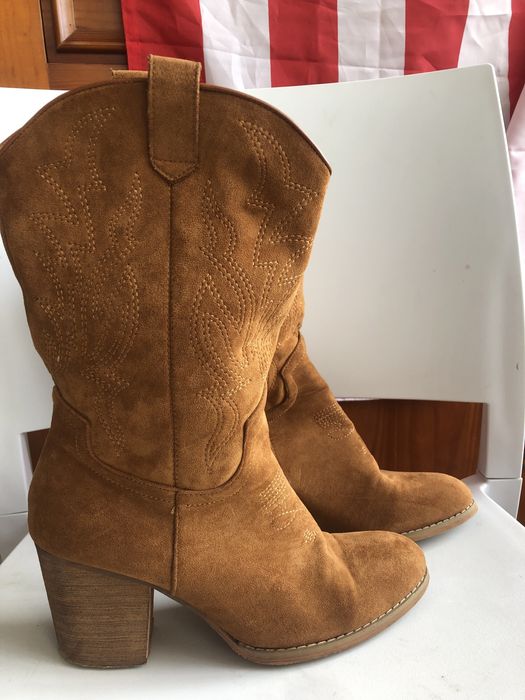 Botas nobuk tipo cowboy