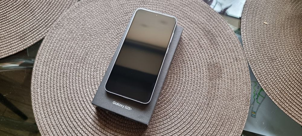 Samsung s25 plus 12/256gb