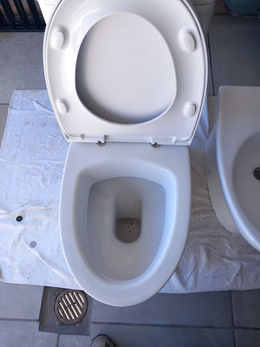Conjunto de sanita e bidé "sanitana"