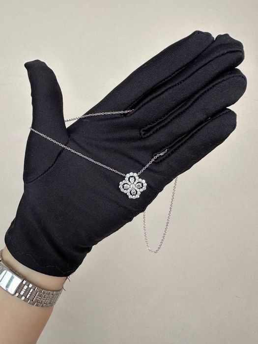 Нове срібне кольє Harry Winston стильне кольє