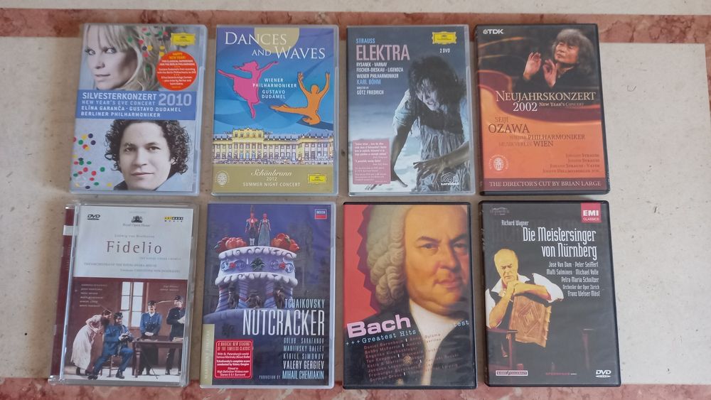Vendo DVD'S Ópera e música clássica a muito bom preço.