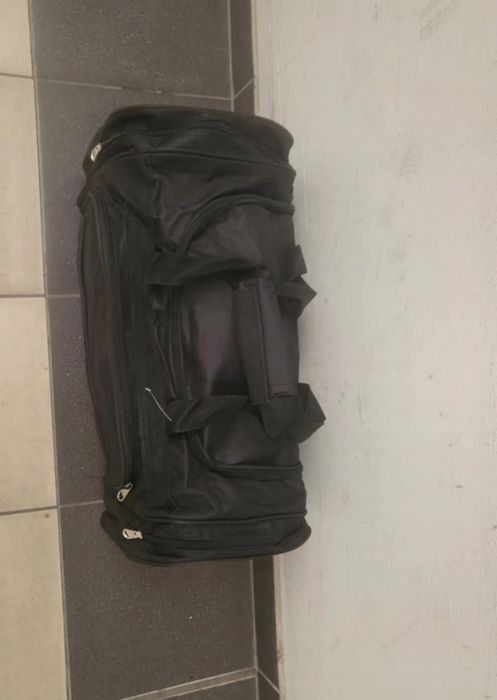 Czarna duża torba podrozna 120 litr