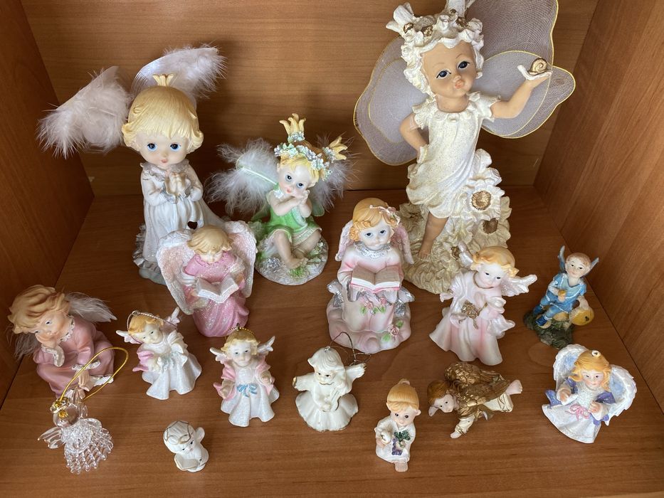 Zestaw figurek aniołków