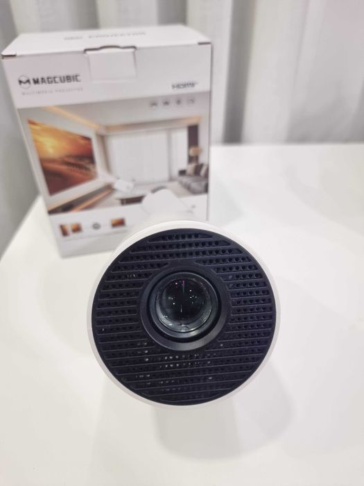 Projetor Magcubic HY300 Android TV 130 Polegadas