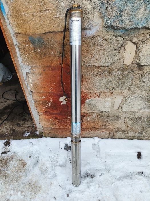 Насос якісної фірми.для свердловинDONGYN.
