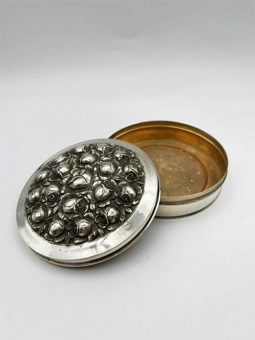 Caixa cigarreira em prata portuguesa antiga