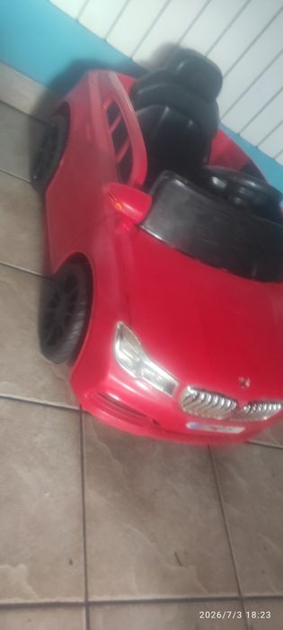 Autko BMW na akumlator
