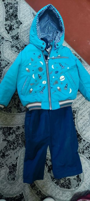 Продам костюм осень-весна