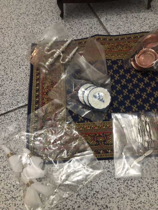 Casa de bonecas sala de jantar em madeira