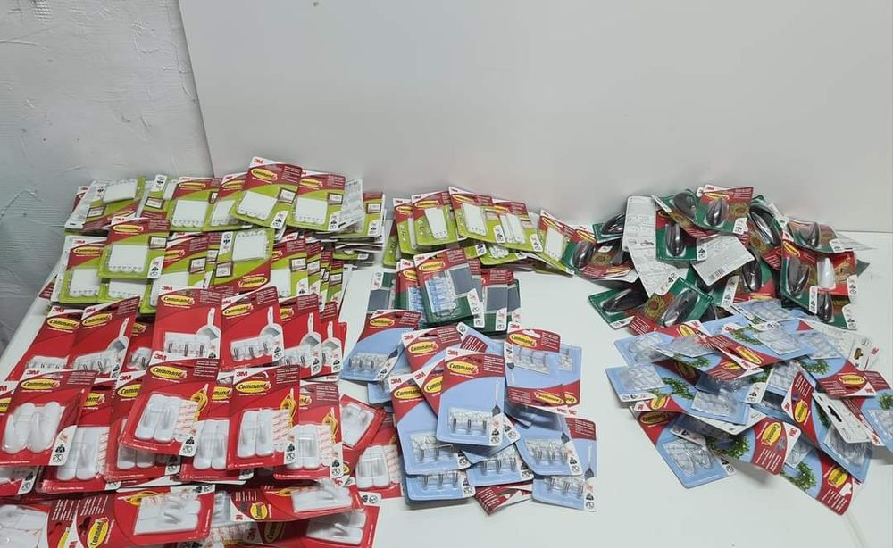 Wieszaki/haczyki samoprzylepne