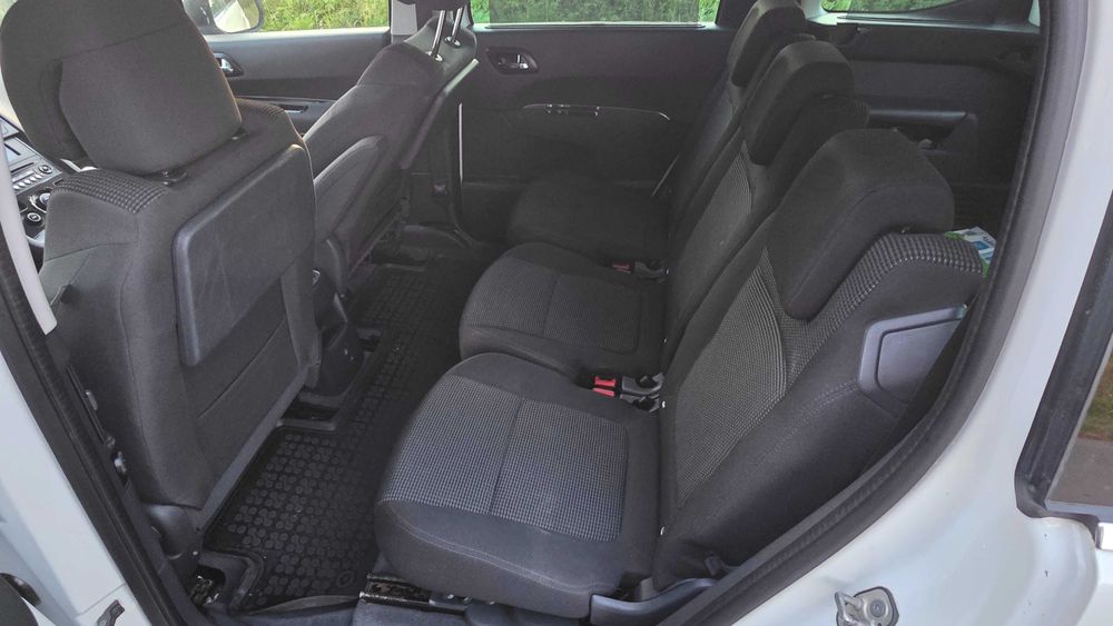 Peugeot 5008 2014 7 місць дизель 1.6 - генератор на колесах
