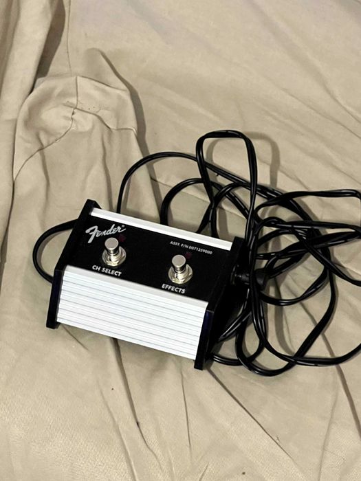 Fender Champion 40W + pedal Footswitch Fender