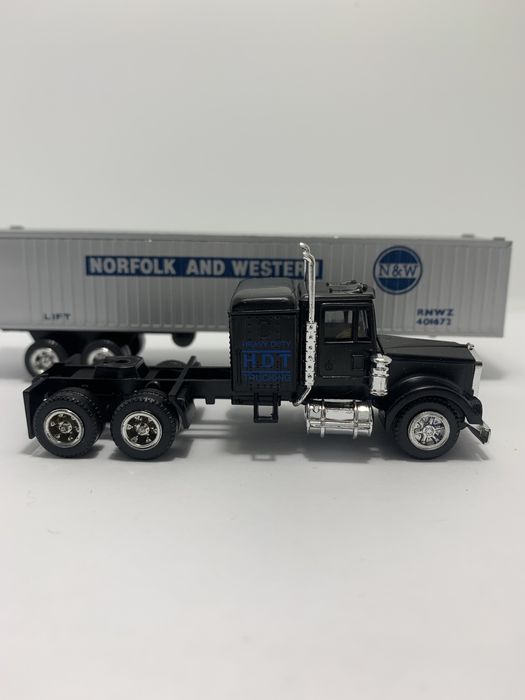 Kenworth Norfolk da Herpa escala H0 1/87