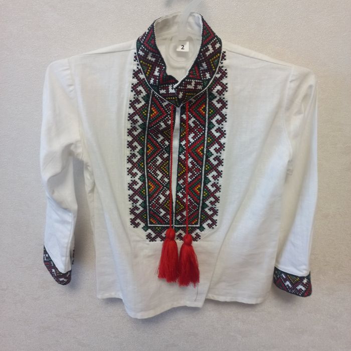 Вишиванка з жилеткою