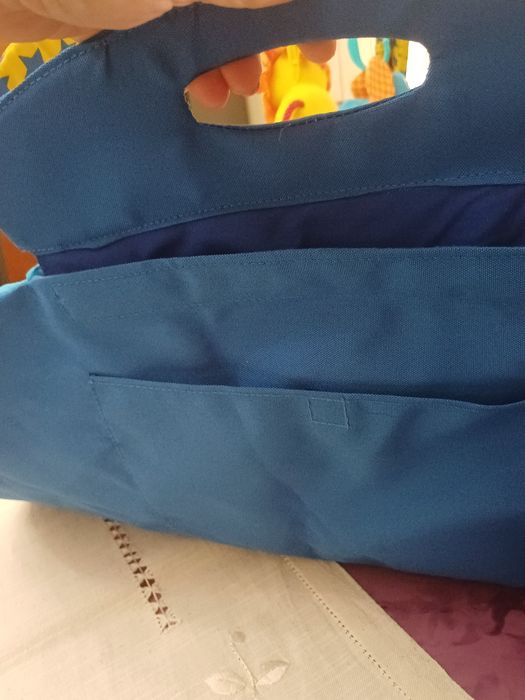 Ginásio  de  bebé com brinquedos incluídos.