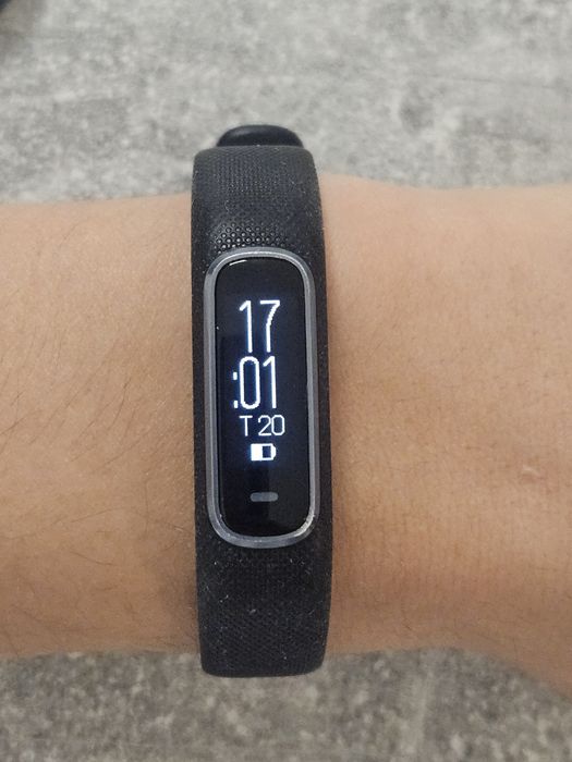 Czarna Opaska/Zegarek Garmin vivosmart 4