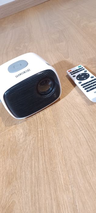 Mini projetor portátil com sistema de áudio incluído