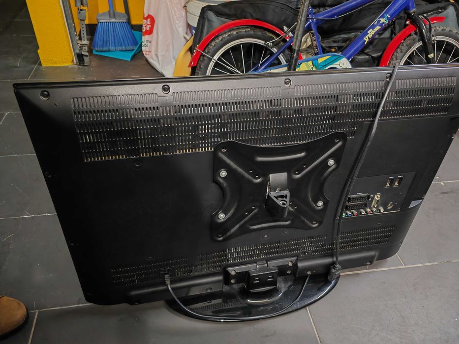 TV LCD SANYO LCE32LM 32polegadas