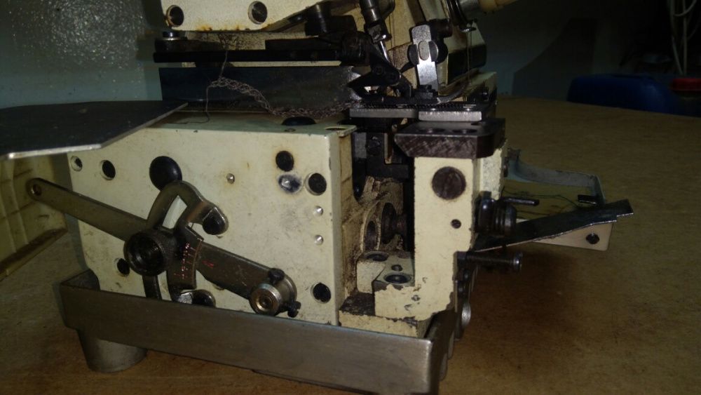 Maszyna do szycia owerlok