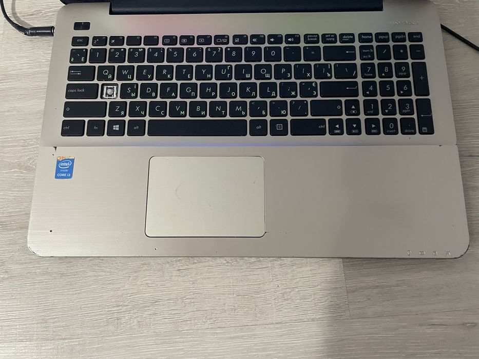 Ноутбук Asus x555l