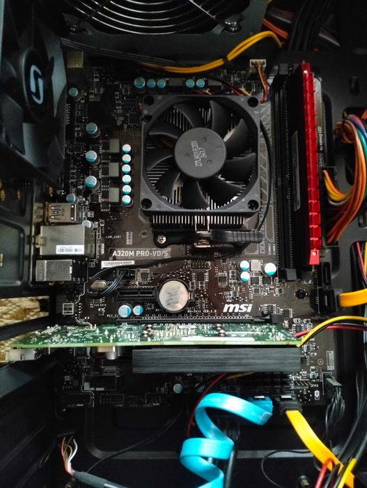 Płyta główna MSI 320 PRO-vd/s AM4 Procesor AMD A8-9600 Radeon 7 Zasila