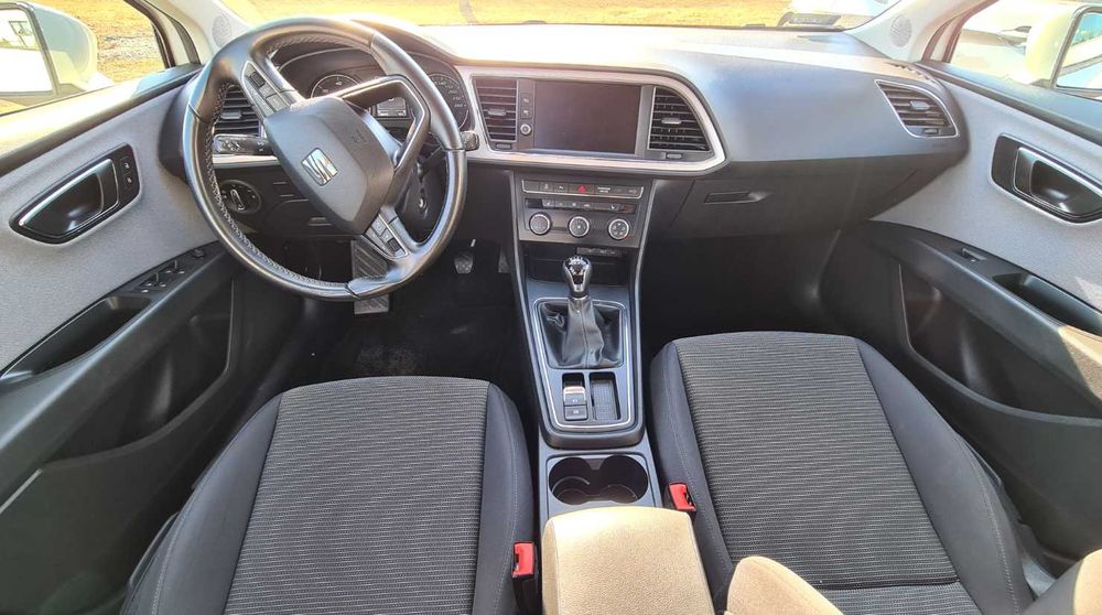 Wynajem Seat Leon 2018 (Kombi) - ekonomiczny i dynamiczny