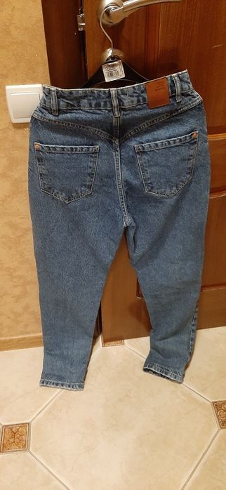 Джинси мом, Reserved