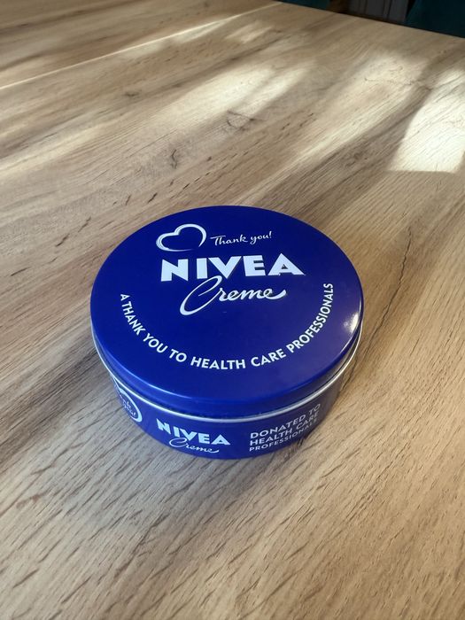 NIVEA Creme uniwersalny krem do twarzy i ciała 400 ml