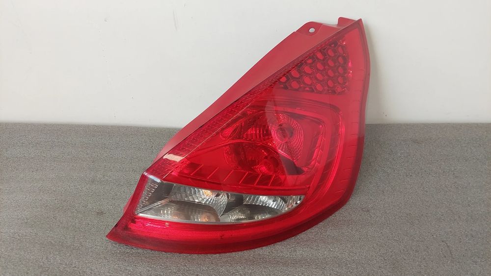 Farolim direito FORD Fiesta VI (CB1, CCN)