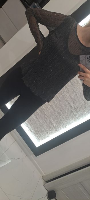 Sweter ze srebrnymi nitkami