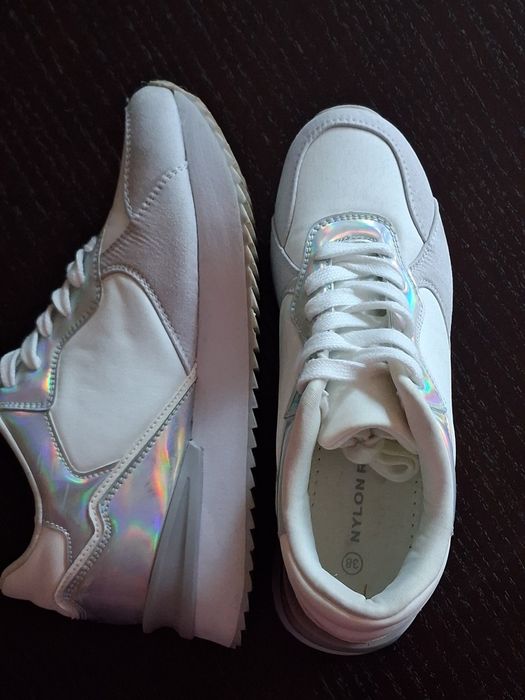 Nowe Sneakersy 38