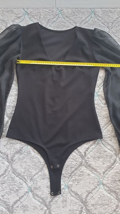Bluzka Body czarne eleganckie tiulowe rękawy