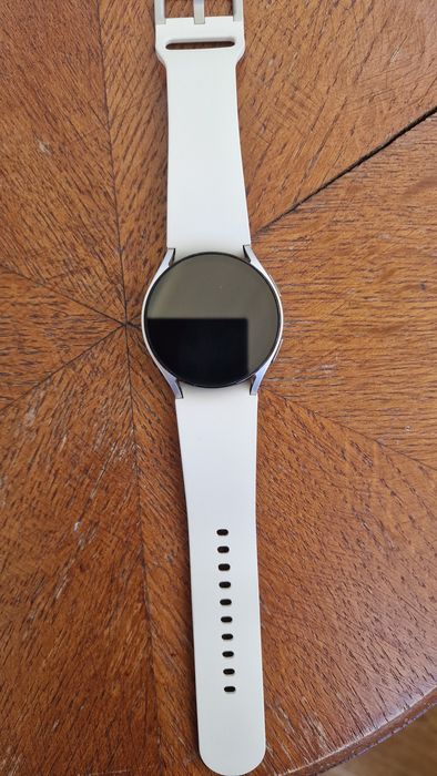 Продам Смарт-годинник Samsung Galaxy Watch6 40mm (Gold) SM-R930NZEASEK