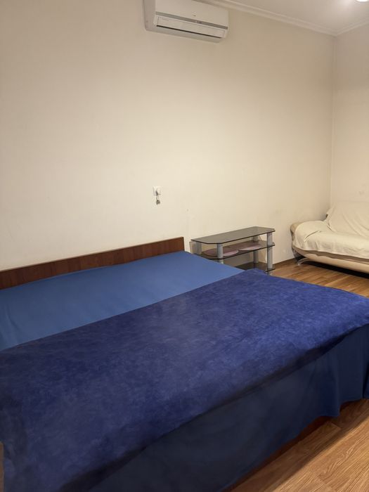 СВІТЛО Є.Центр міста.Біля басейну Карпатія.Подобово.Чудова затишна дво