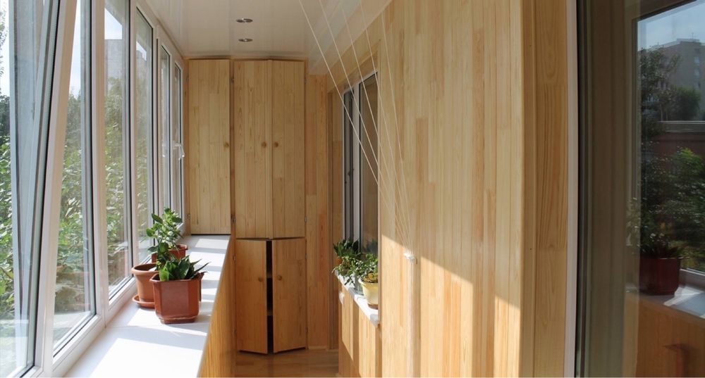 Внутрішня та зовнішня обшивка балкона деревом, ламінатом