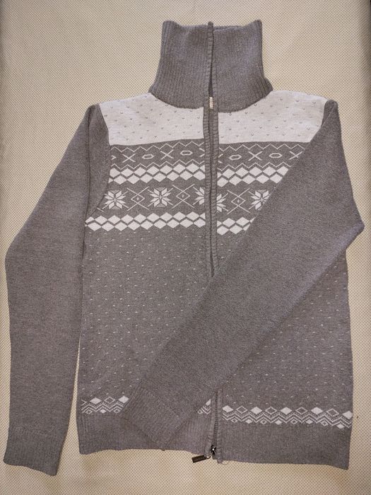 Продам теплі , светри