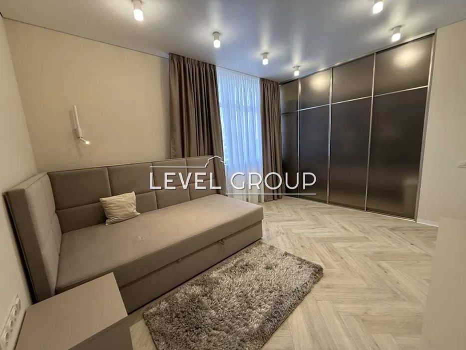 2-х к квартира в ЖК «Варшавський-2» біля ТРЦ Retroville вул. О.Олеся 9