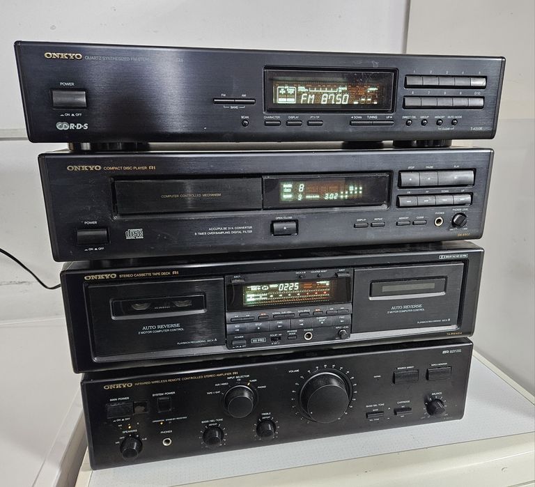 Комплект Onkyo: підсилювач+кас.дека+CD+тюнер+пульт