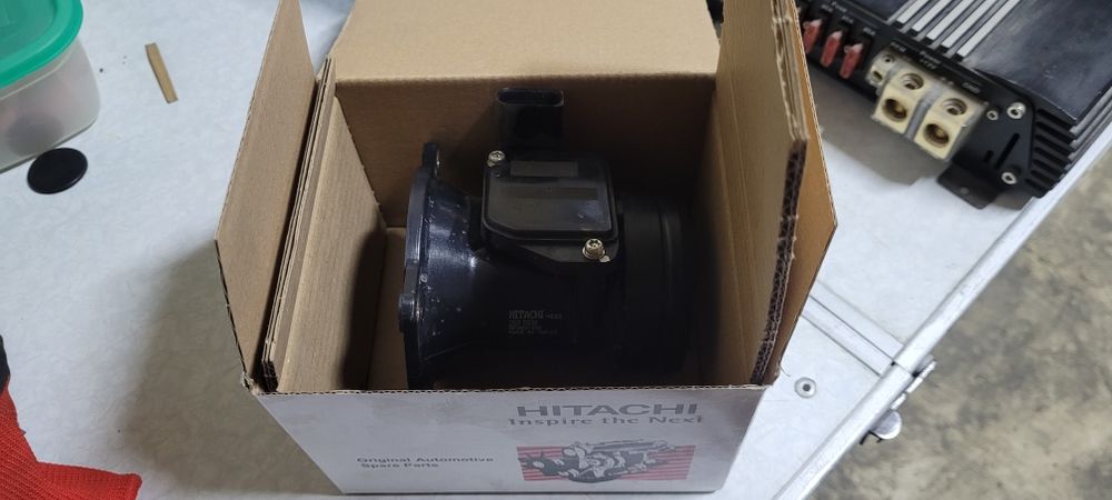 Витратомір повітря гольф 4 hitachi