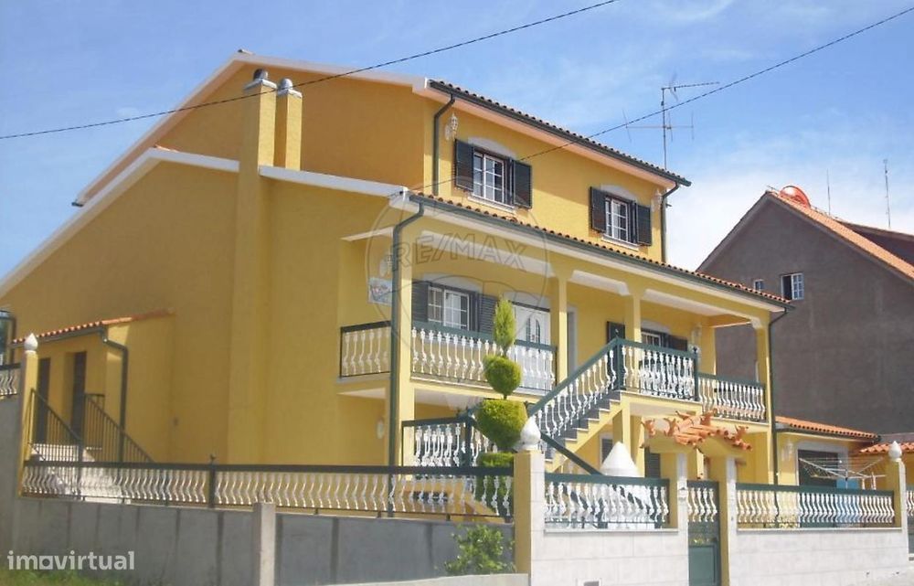 Moradia T4 para venda