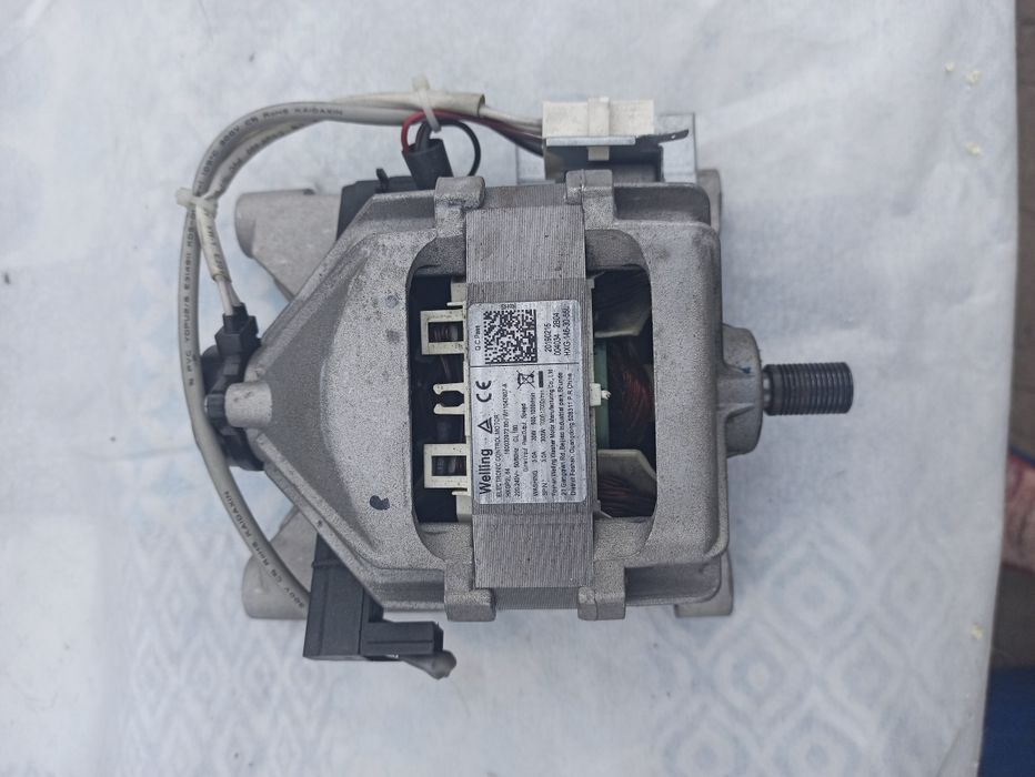 Двигатель для стиральной машины Indesit / Ariston