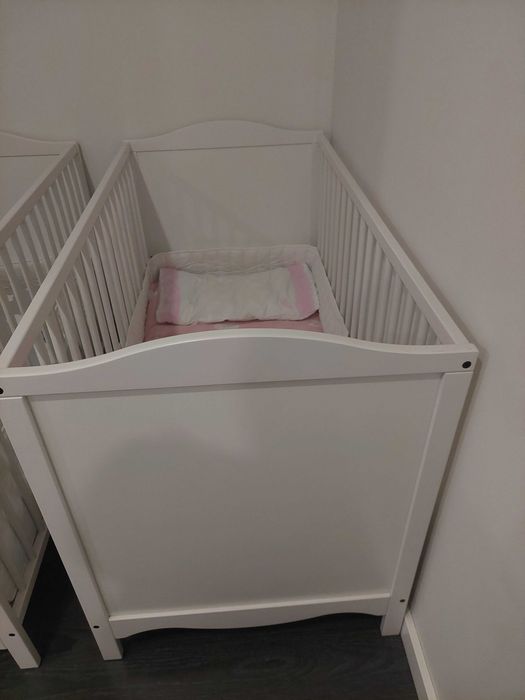 Berços do ikea com colchão e resguardo