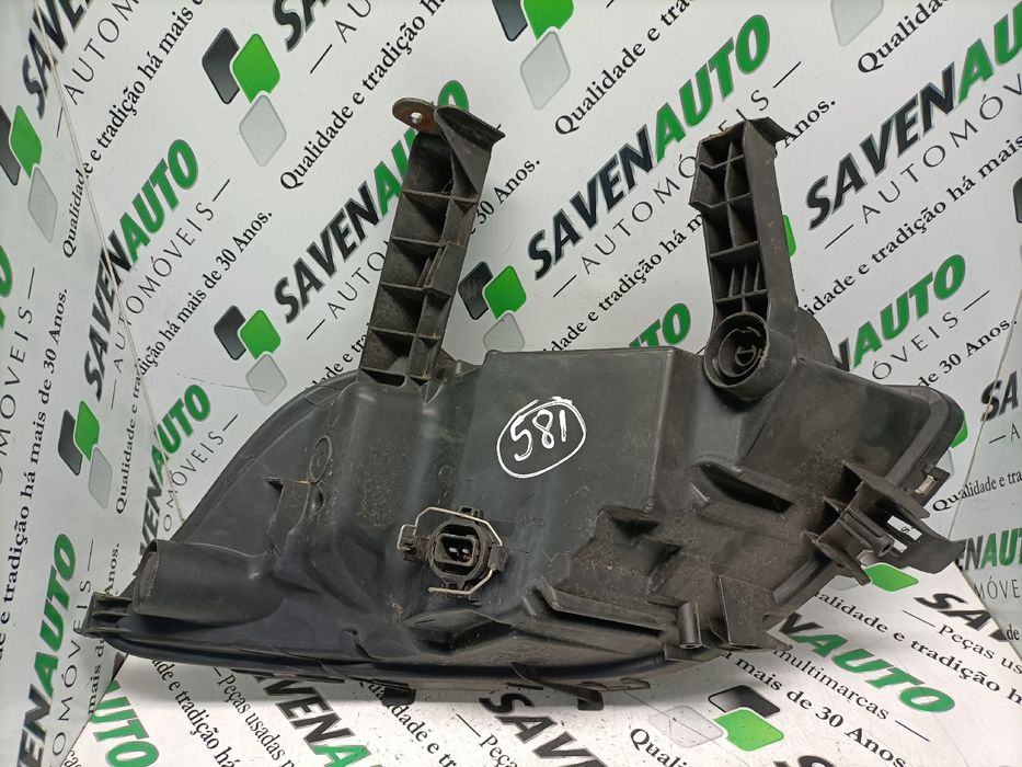 Farol nevoeiro frente direito OPEL Astra J