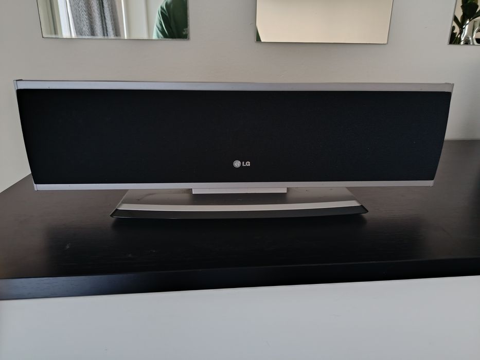 Sistema Home Cinema LG 5.1 com HDD/DVD e 5 Colunas + Subwoofer