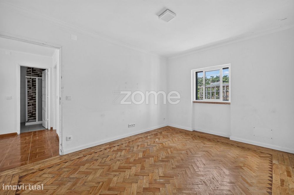 Andar de Moradia T2 com Terraço em Caneças